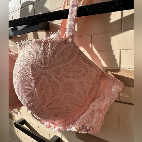 Pink Victorias Secret plunge bra in pink lace 36 B - Picture 2 of 6
